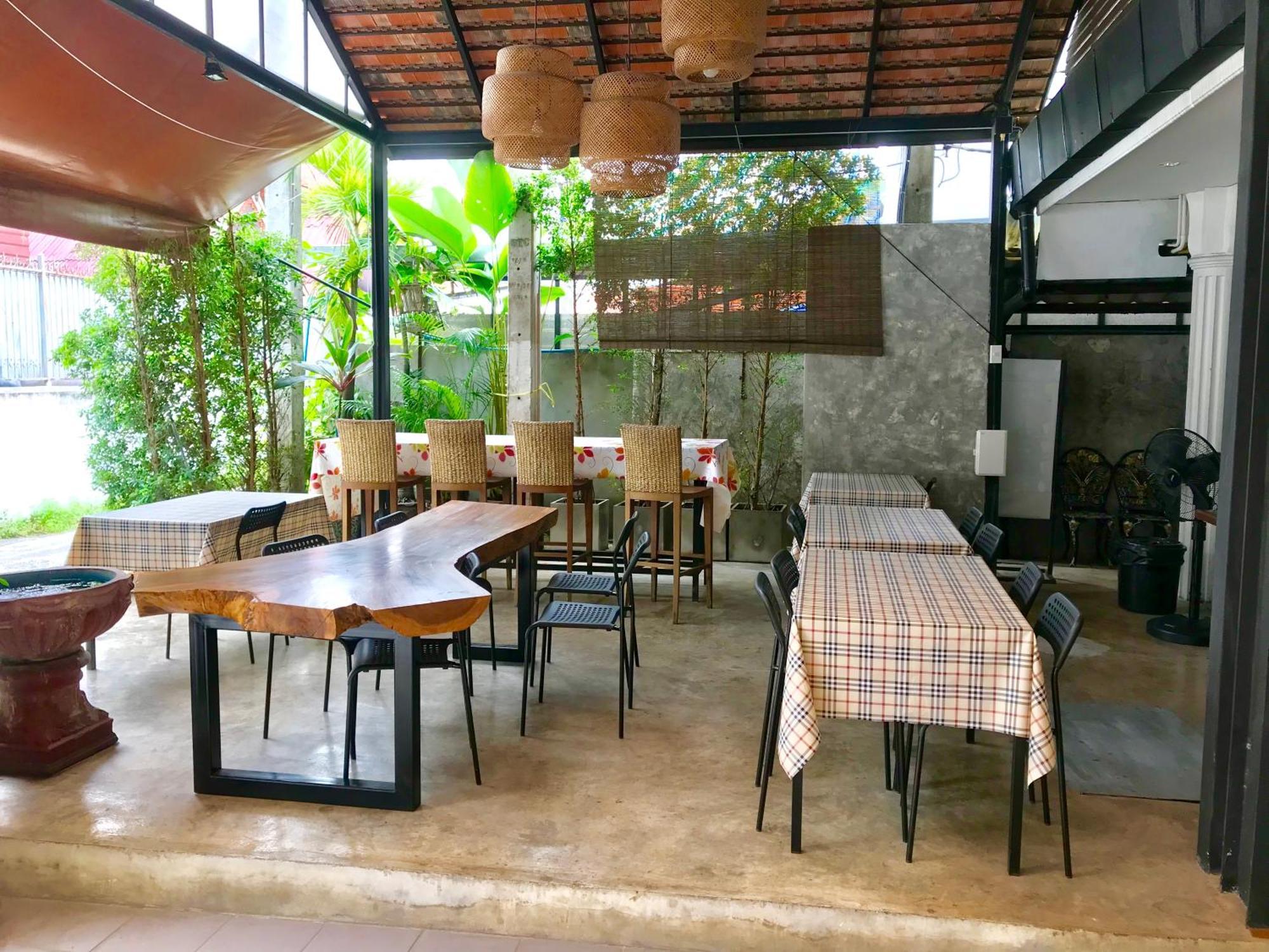 Rcn Court & Inn Chiang Mai Exterior foto