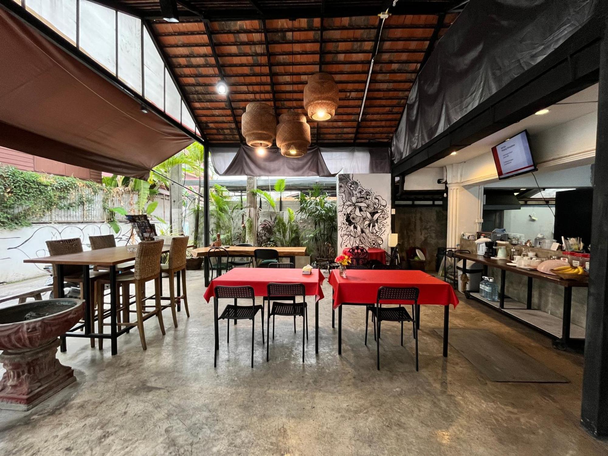 Rcn Court & Inn Chiang Mai Exterior foto